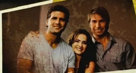 Кто-то смотрит на тебя кадры