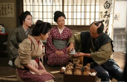 Кулинарной книге посвящается кадры