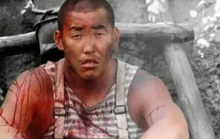 От курбаши до звезды: история актера из 9 роты, его успехи сегодня и загадочная жена кадры От курбаши до звезды: история актера из 9 роты, его успехи сегодня и загадочная жена кадры