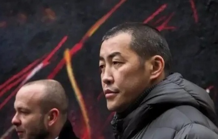 От курбаши до звезды: история актера из 9 роты, его успехи сегодня и загадочная жена кадры От курбаши до звезды: история актера из 9 роты, его успехи сегодня и загадочная жена кадры