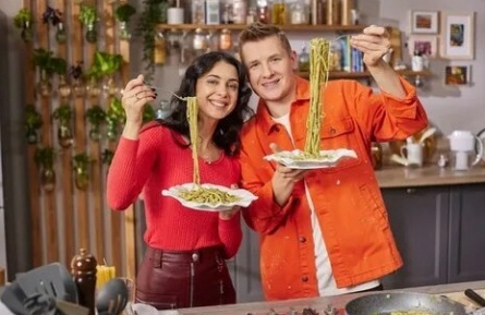 Кухня по заявкам кадры Кухня по заявкам кадры