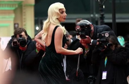 Леди Гага выбилась в фаворитки новой премии MTV кадры