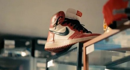 Майкл и его «джорданы» кадры