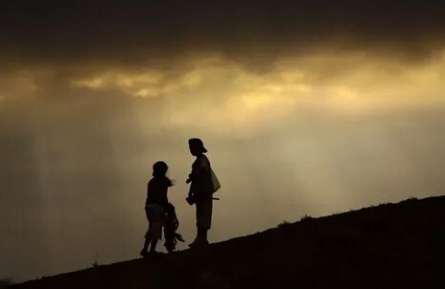 Мальчик-охотник кадры