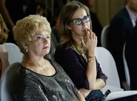 Мама Собчак рада за дочь и ее избранника кадры