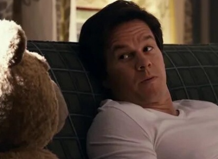 Марк Уолберг против вредного медвежонка кадры Марк Уолберг против вредного медвежонка кадры