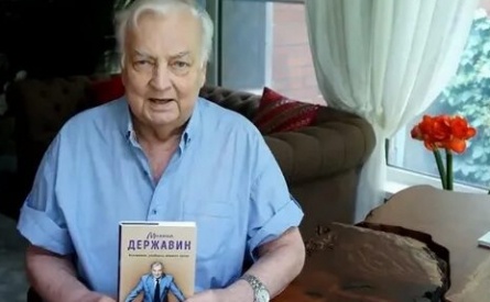   Михаил Державин заботится о своем здоровье кадры
