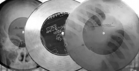 Музыка на ребрах кадры