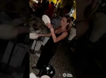 Навка привела своих мужчин в ресторан кадры