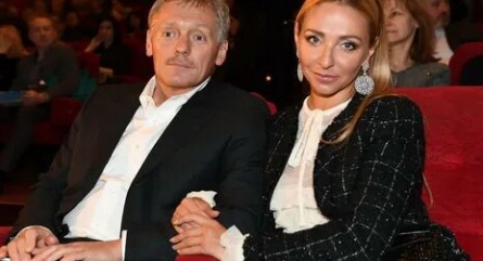 Навка задолжала 700 тысяч кадры