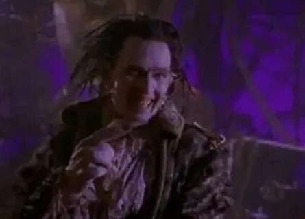 Не заглядывай под кровать кадры