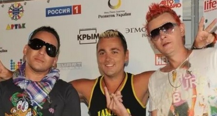 Группу 