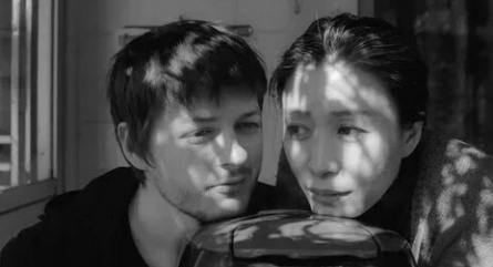 Облако в ее комнате кадры