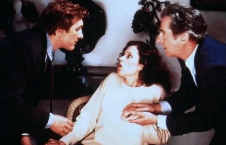 Одна женщина или две кадры