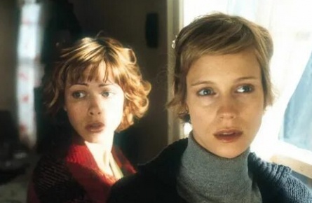 Одним глазком кадры