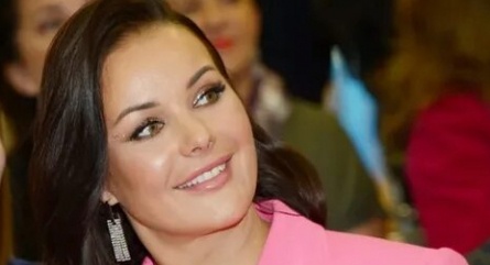 Оксана Федорова раздала награды парам года кадры