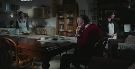Она говорит со мной кадры Она говорит со мной кадры