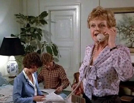 Она написала убийство. Домашний уход кадры