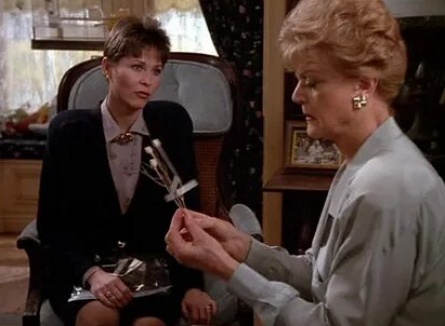 Она написала убийство. Прижата к ногтю кадры