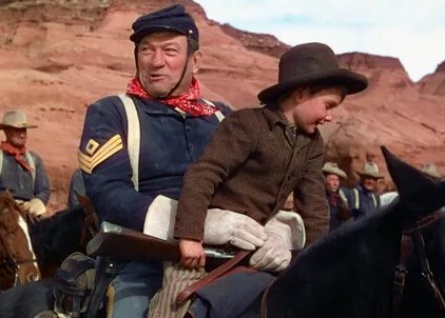 Она носила желтую ленту кадры