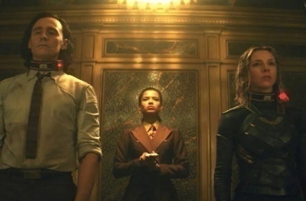 Локи возвращается: взрывной трейлер второго сезона сериала о боге-обманщике кадры