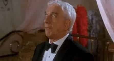 Ошибочно обвиненный Лесли Нильсен кадры Ошибочно обвиненный Лесли Нильсен кадры