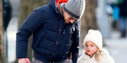 От принцессы до звезды: узнайте, как выглядит дочь Ирины Шейк и Брэдли Купера сегодня кадры