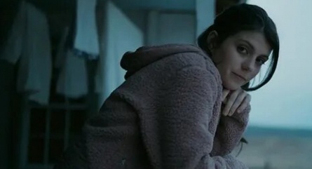 Паранормальное явление: Ближайший родич кадры