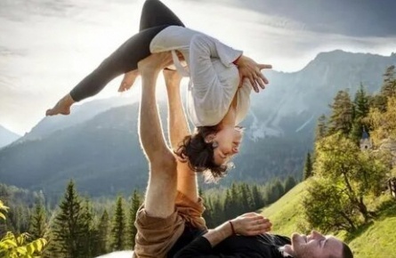 Парная йога: Гармония отношений кадры