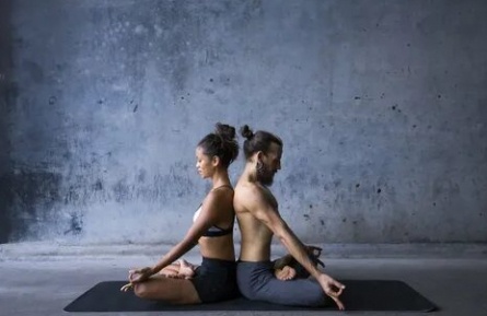 Парная йога: Гармония отношений кадры