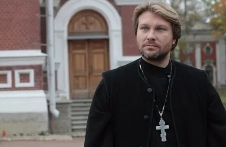 Пазенко сыграет церковного настоятеля кадры Пазенко сыграет церковного настоятеля кадры