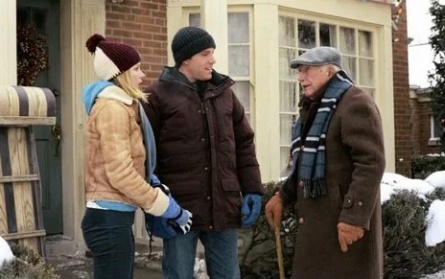 Пережить Рождество кадры