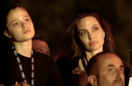 Первенцу джолипиттов стукнуло 5 лет кадры