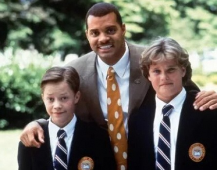 Первый ребенок страны кадры