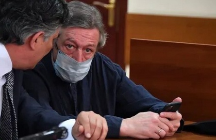 Первый ряд: на суд Ефремова продаются билеты кадры Первый ряд: на суд Ефремова продаются билеты кадры