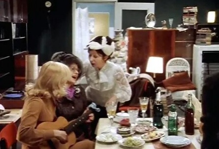 Песня для вашего столика кадры