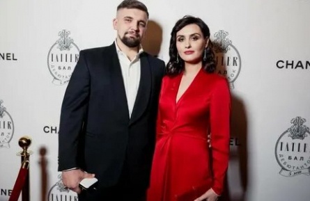 Семейные тайны Басты: Елена и дочери певца раскрывают все о жизни знаменитого рэпера Василия Вакуленко кадры Семейные тайны Басты: Елена и дочери певца раскрывают все о жизни знаменитого рэпера Василия Вакуленко кадры