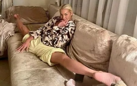 Питаюсь бульоном из копыт: Анастасия Волочкова рассказала, что почти ничего не ест кадры Питаюсь бульоном из копыт: Анастасия Волочкова рассказала, что почти ничего не ест кадры