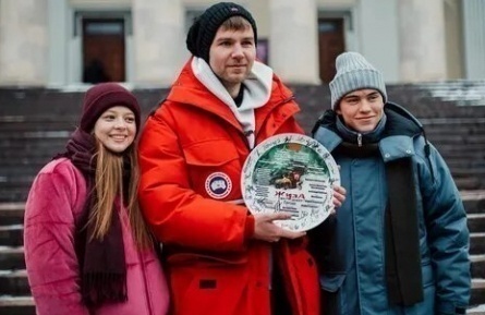 Плачь и снимай: о чем молчат тиктокеры кадры