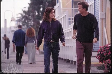 Поцелуй невесту кадры