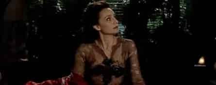 Под вишневой луной кадры