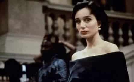 Под вишневой луной кадры