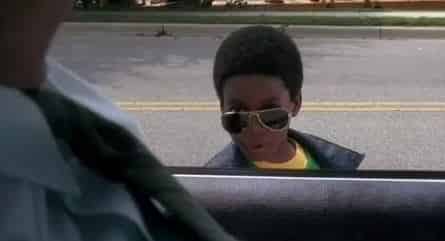 Полицейский и малыш кадры