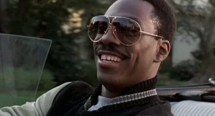 Первый кадр фильма Полицейский из Беверли Хиллз с Эдди Мерфи в роли Акселя Фоули: взрывной старт кинокартины кадры