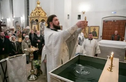 Праздники Крещение Господне кадры