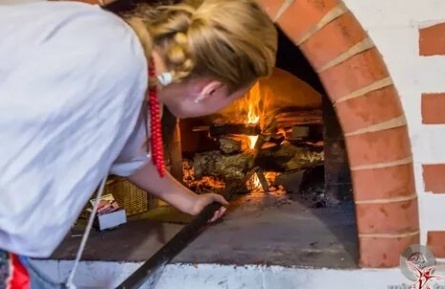 Псковские блюда из русской печи кадры