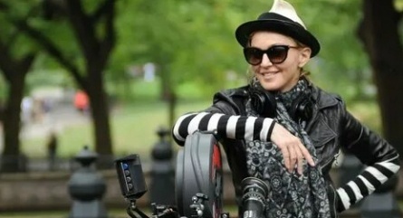 Режиссура сделала из Мадонны старуху кадры