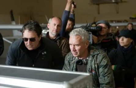 Роланд Эммерих отложил съемки Диковины кадры