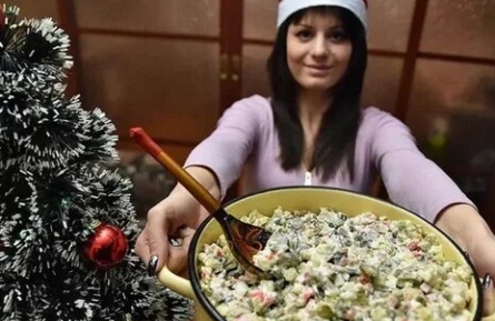 С салатами и вкусностями: Воробьев мечтает провести Новый год с мамой кадры