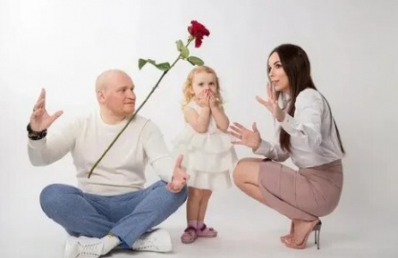 Сафронов поделился тяготами лечения онкологии: Уже 4 сеанса химиотерапии. Я обошел разные клиники кадры Сафронов поделился тяготами лечения онкологии: Уже 4 сеанса химиотерапии. Я обошел разные клиники кадры